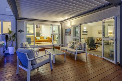 Photo of property in 16 Waipuia Place, Greenhithe, Auckland, 0632