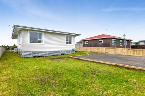 Photo of property in 62 Awanui Street, Merrilands, New Plymouth, 4312