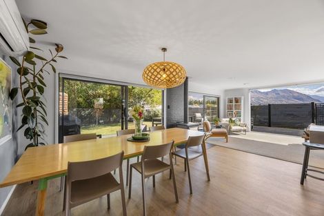 Photo of property in 13 Aeolus Place, Wanaka, 9305