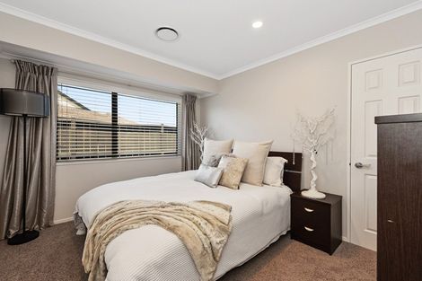 Photo of property in 8 Waiwherowhero Drive, St Andrews, Hamilton, 3200