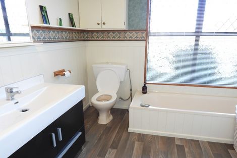 Photo of property in 132 Perth Street, Holmes Hill, Oamaru, 9401