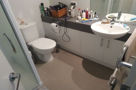 Photo of property in 11d/60 Masons Road, Oteha, Auckland, 0632