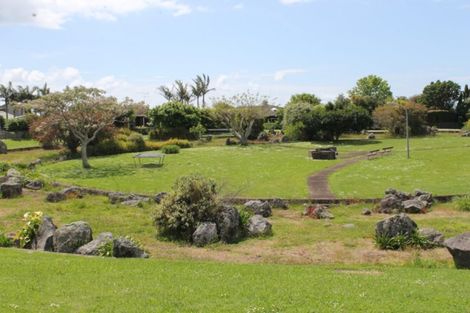 Photo of property in 2/33 Tyrian Close, Half Moon Bay, Auckland, 2012