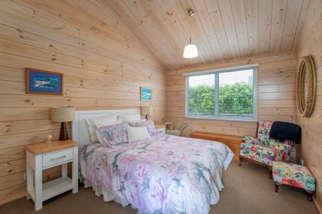 Photo of property in 132 Harbour Drive, Matarangi, Whitianga, 3592