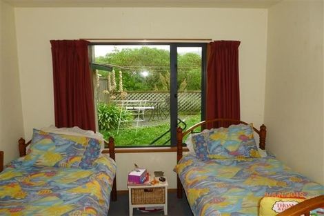 Photo of property in 22 Marina View, Paremata, Porirua, 5026