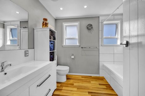 Photo of property in 2 Maire Street, Hawera, 4610