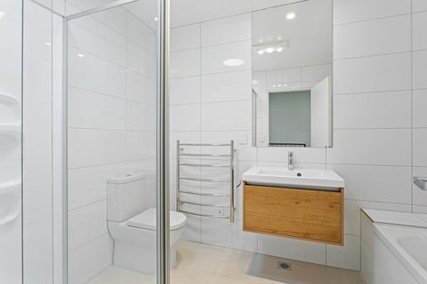 Photo of property in 4 Rauriki Lane, Rosehill, Papakura, 2113