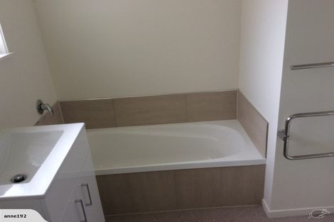 Photo of property in 2/5b Sale Street, Cockle Bay, Auckland, 2014