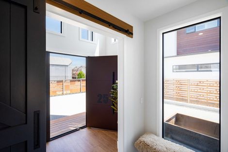 Photo of property in 25 Coronation Street, Ahuriri, Napier, 4110