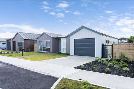 Photo of property in 2 Rotoiti Place, Paraparaumu, 5032