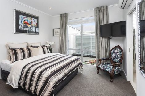 Photo of property in 11 Roa Road, Fendalton, Christchurch, 8041