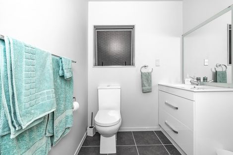 Photo of property in 40 Vipond Road, Stanmore Bay, Whangaparaoa, 0932