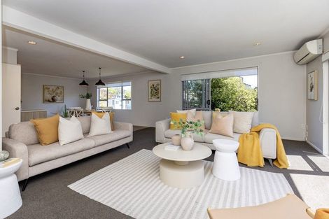 Photo of property in 131 Renown Road, Raumati South, Paraparaumu, 5032