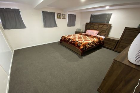 Photo of property in 49a Woodglen Road, Glen Eden, Auckland, 0602