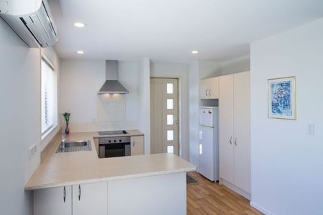 Photo of property in 2/162 Wainoni Road, Avondale, Christchurch, 8061