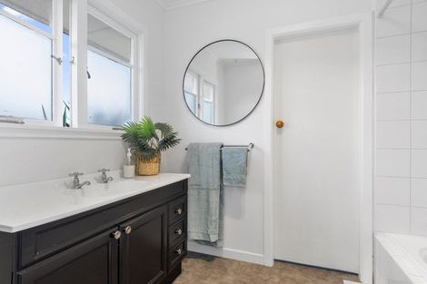 Photo of property in 19a Pemberton Crescent, Greerton, Tauranga, 3112