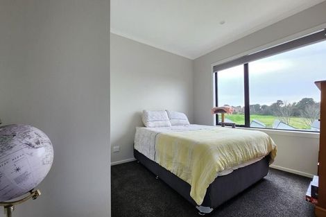 Photo of property in 24 Hokioi Drive, Kenepuru, Porirua, 5022