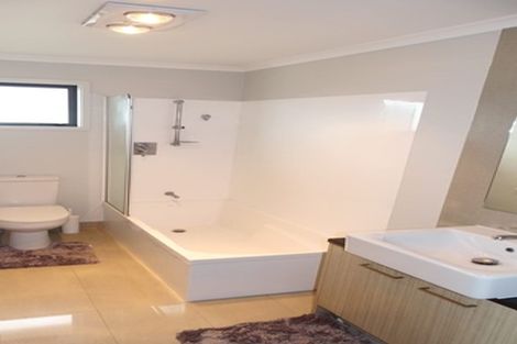 Photo of property in 9 Hirimate Place, Flat Bush, Auckland, 2019