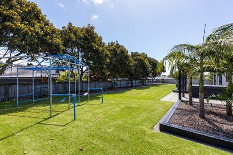 Photo of property in 5-7 Adam Lile Drive, Highlands Park, New Plymouth, 4312