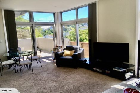 Photo of property in 3b Shalimar Crescent, Khandallah, Wellington, 6035