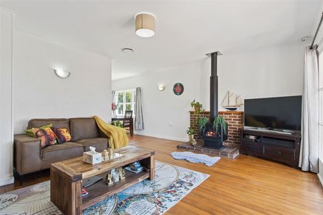 Photo of property in 6 Woodside Road, Massey, Auckland, 0614