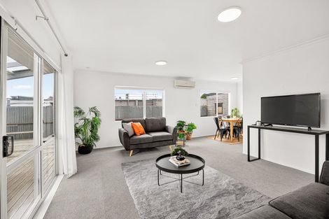 Photo of property in 15 Oleander Place, Bell Block, New Plymouth, 4312