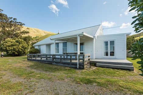 Photo of property in 2 Paua Place, Aramoana, Omakere, 4271