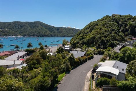 Photo of property in 4 Amelia Crescent, Waikawa, Picton, 7220