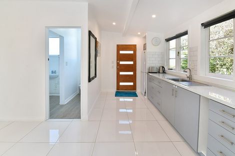 Photo of property in 7a Hand Road, Helensville, 0800