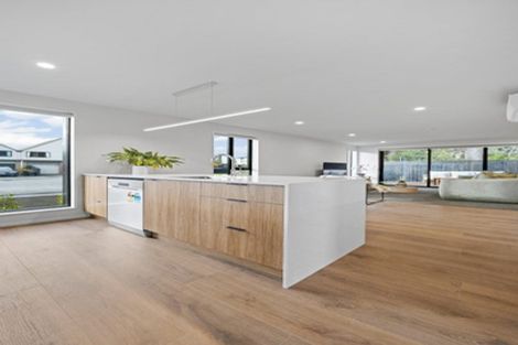 Photo of property in 28 Blair Avenue, Papanui, Christchurch, 8053
