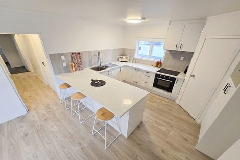 Photo of property in 17 Fernleigh Avenue, Waiuku, 2123