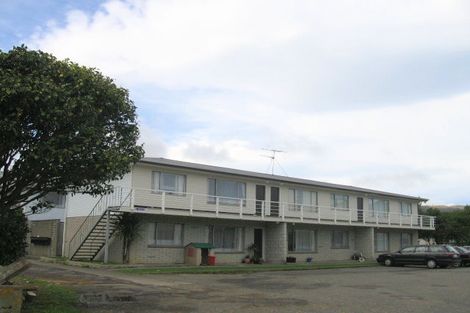 Photo of property in 1/12 Oxford Street, Tawa, Wellington, 5028