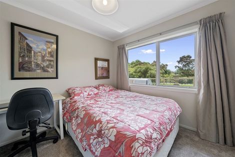 Photo of property in 468 Tararua Road, Levin, 5571