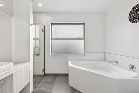 Photo of property in 8 The Heights Avenue, Wanaka, 9305