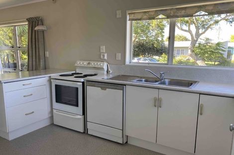 Photo of property in 18 Veronica Avenue, Marewa, Napier, 4110