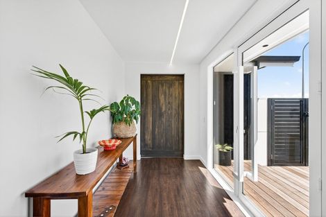 Photo of property in 11 Whangaehu Place, Te Awa, Napier, 4110