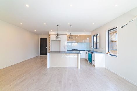 Photo of property in 18 Parton Road, Pukekohe, 2120