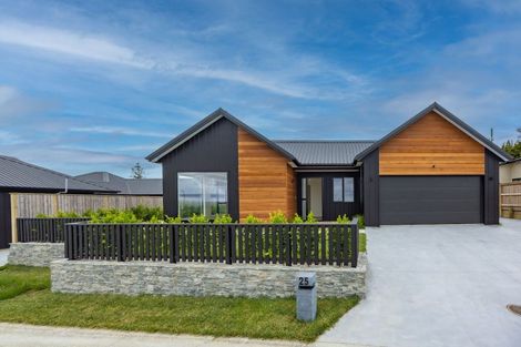 Photo of property in 25 Anehana Place, Stanmore Bay, Whangaparaoa, 0932