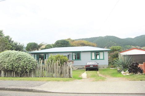 Photo of property in 152 Tilley Road, Paekakariki, 5034