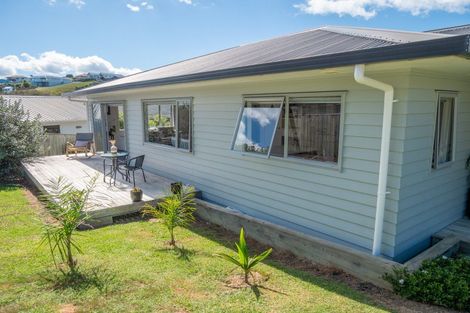 Photo of property in 14 Protea Drive, Cable Bay, 0420