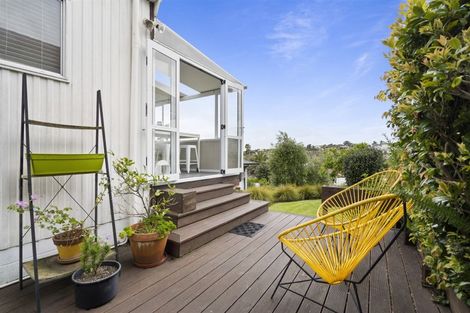 Photo of property in 1/18 Bevyn Street, Castor Bay, Auckland, 0620