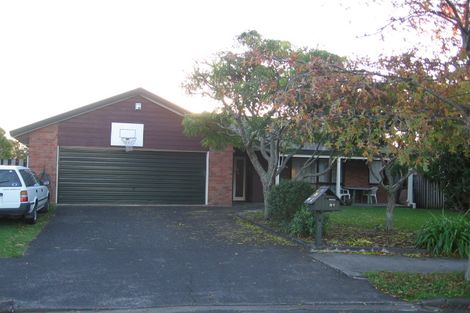 Photo of property in 27 Glucina Avenue, West Harbour, Auckland, 0618