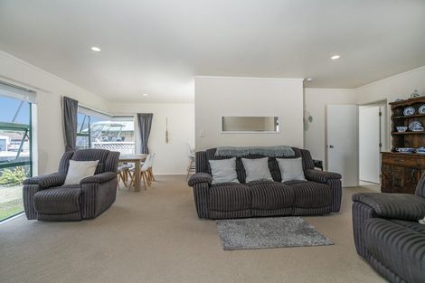 Photo of property in 2 Seascape Avenue, Whitianga, 3510
