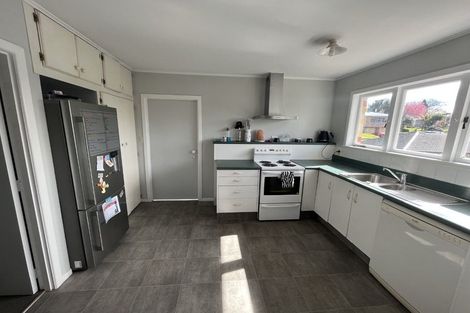 Photo of property in 10 Gills Avenue, Papakura, 2110