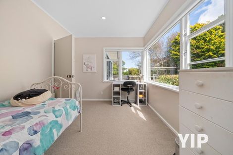 Photo of property in 15 Robert Street, Newlands, Wellington, 6037
