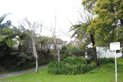 Photo of property in 14 Leatham Avenue, Strandon, New Plymouth, 4312