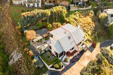 Photo of property in 110b Wynyard Crescent, Fernhill, Queenstown, 9300