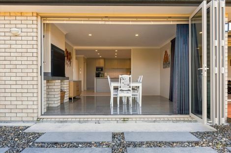 Photo of property in 16 Vantage Place, Omokoroa, 3114
