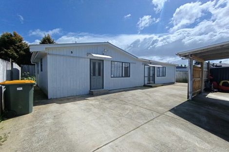 Photo of property in 21 Mon Desir Place, Manurewa, Auckland, 2102