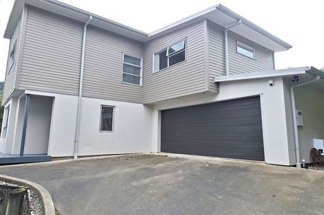 Photo of property in 82a Kirton Drive, Riverstone Terraces, Upper Hutt, 5018